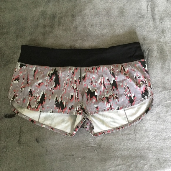 NWT Lululemon Speed Up LR Short 2.5” lined - Picture 2 of 12